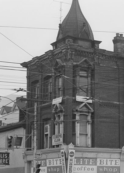 Alo Restaurant interior